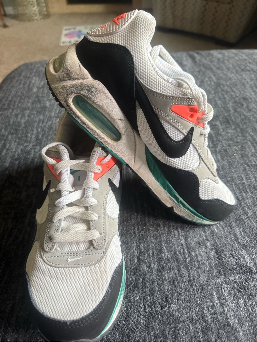 Nike Men’s White Black Teal Coral Athletic Sneakers